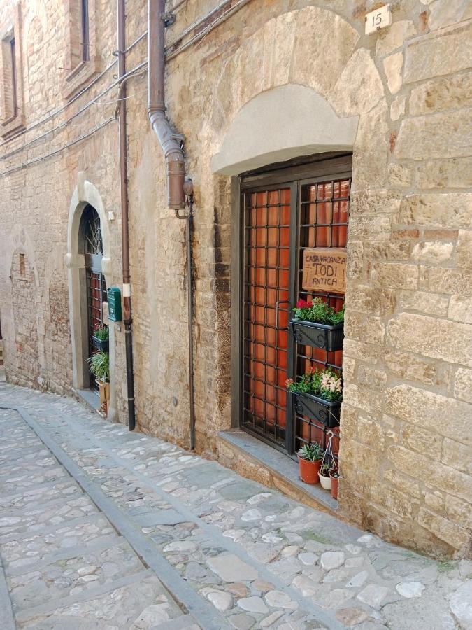 Casa Vacanza Todi Antica Eksteriør bilde